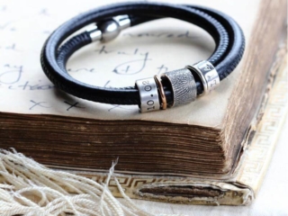 story-bracelet-with-inked-fingerprint-bead (1)